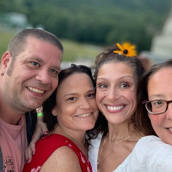 Meet your Posher, Denise - Picture 3 of 4